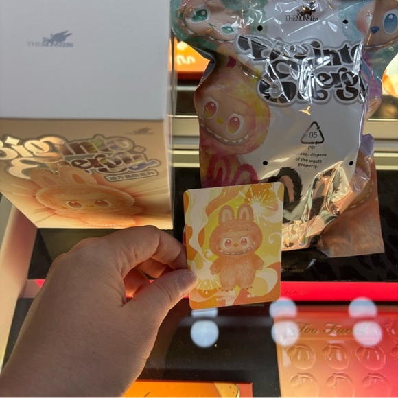 Pop mart the monsters LABUBU big into energy happiness - Picture 2 of 6